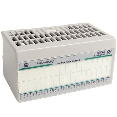Dans l'adaptateur réseau de cabinet Allen Bradley PLC modules 1734-AENTRK